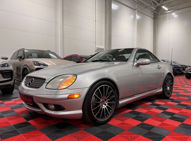 Silber Gebraucht 2002 Mercedes SLK320 AMG Cabrio | 18.990 € - Bild 1/4