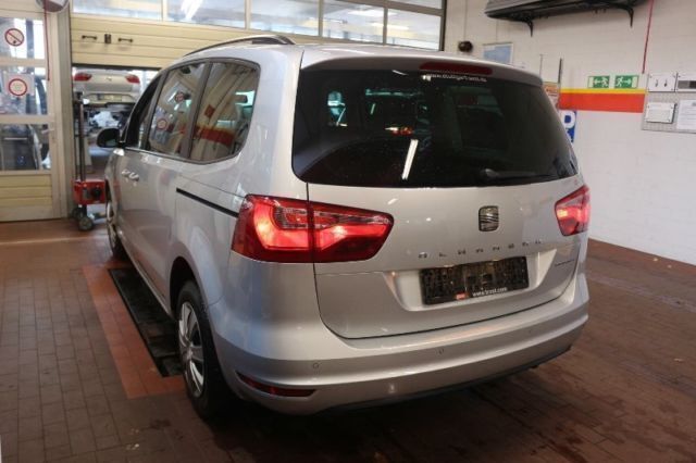 Gebraucht Seat Alhambra 140 PS (102 kW) 2013 Silber metallic Van / Kleinbus