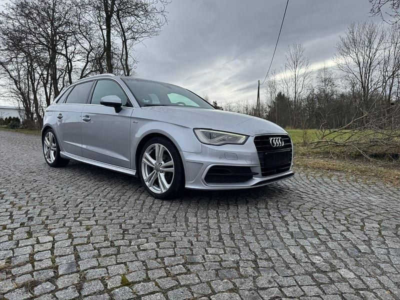 Gebraucht Audi A3 Sportback S-Line 110 PS (80 kW) 2015 Silber Kleinwagen