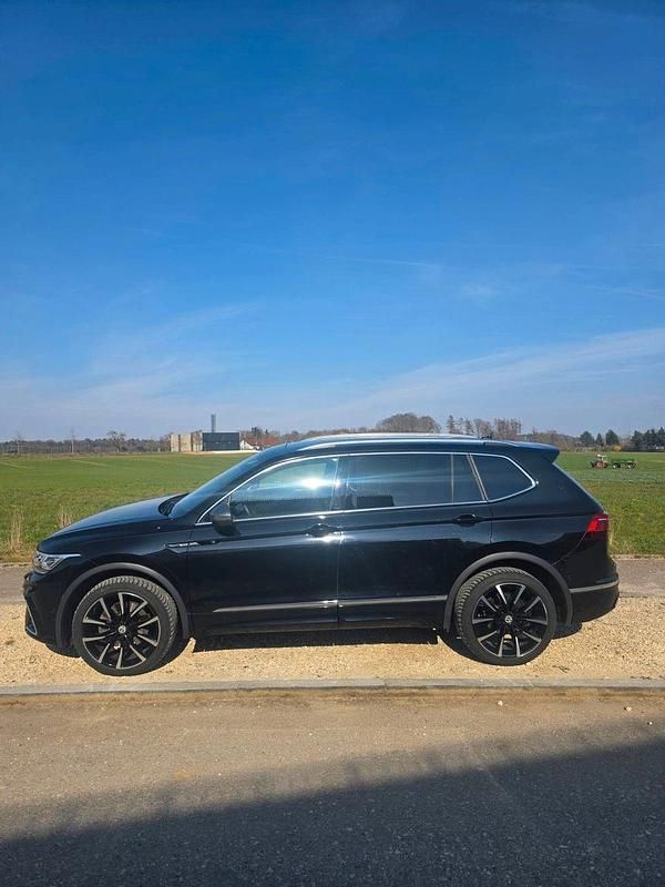 Gebraucht VW Tiguan Allspace R-line 200 PS (147 kW) 2022 Schwarz SUV