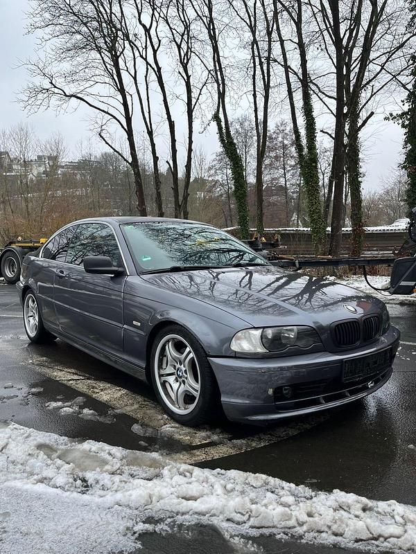 Gebraucht BMW 320 150 PS (110 kW) 2000 Grau Coupé