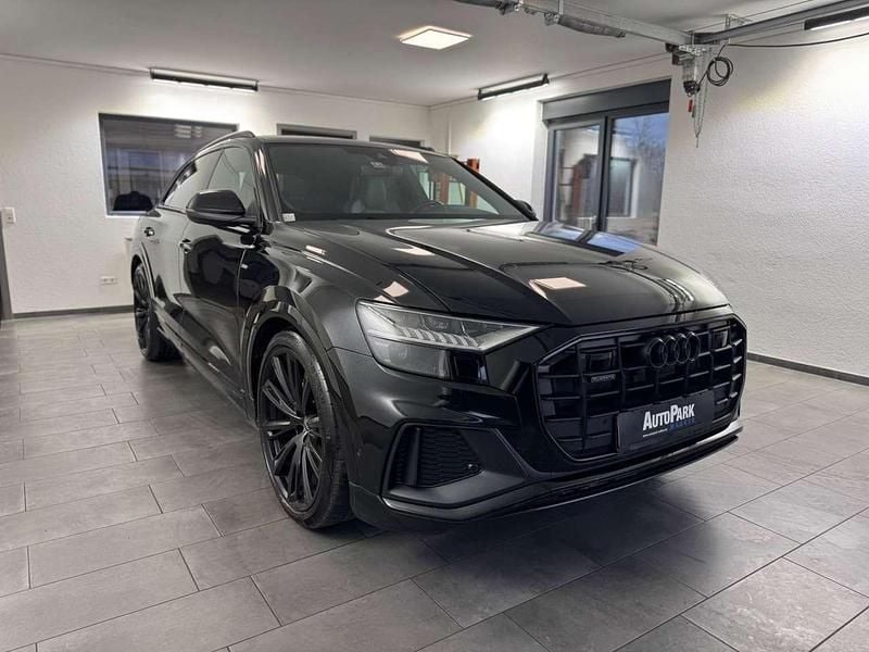 Używany Audi Q8 S-line plus 231 KM (169 kW) 2022 Czarny SUV