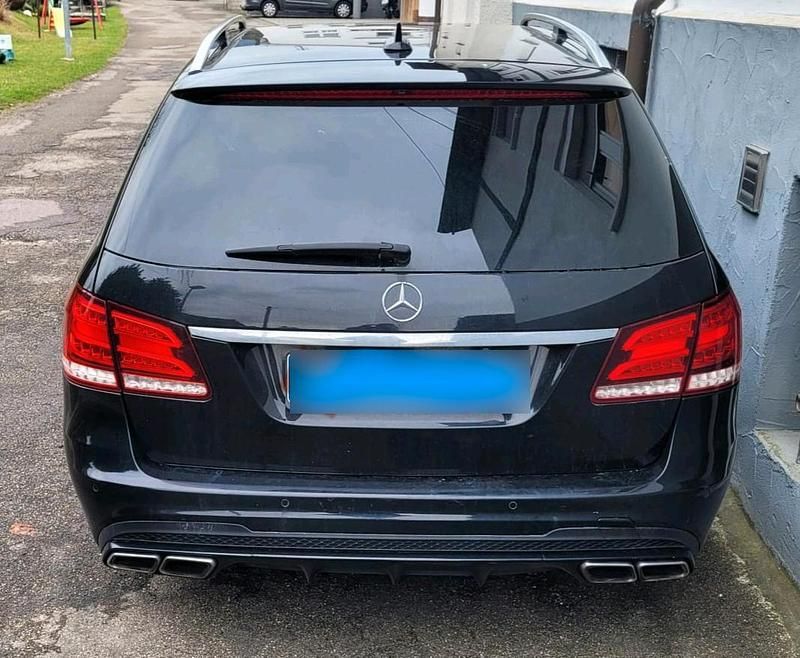 Gebraucht Mercedes E500 408 PS (300 kW) 2013 Schwarz Kombi