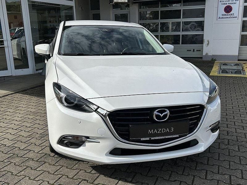 Satinweiß metallic Gebraucht 2018 Mazda 3 Sky Limousine | 14.990 € (Fairer Preis) - Bild 1/4