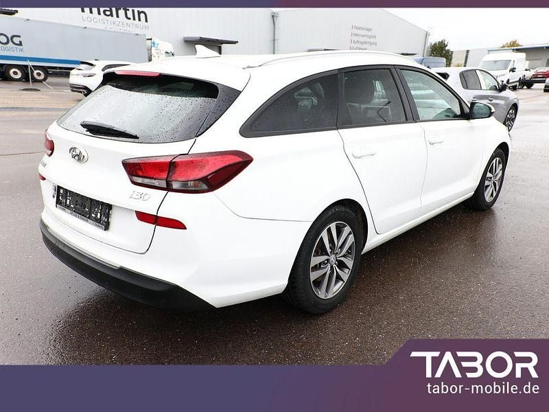 Gebraucht Hyundai i30 120 PS (88 kW) 2017 Weiss Kombi