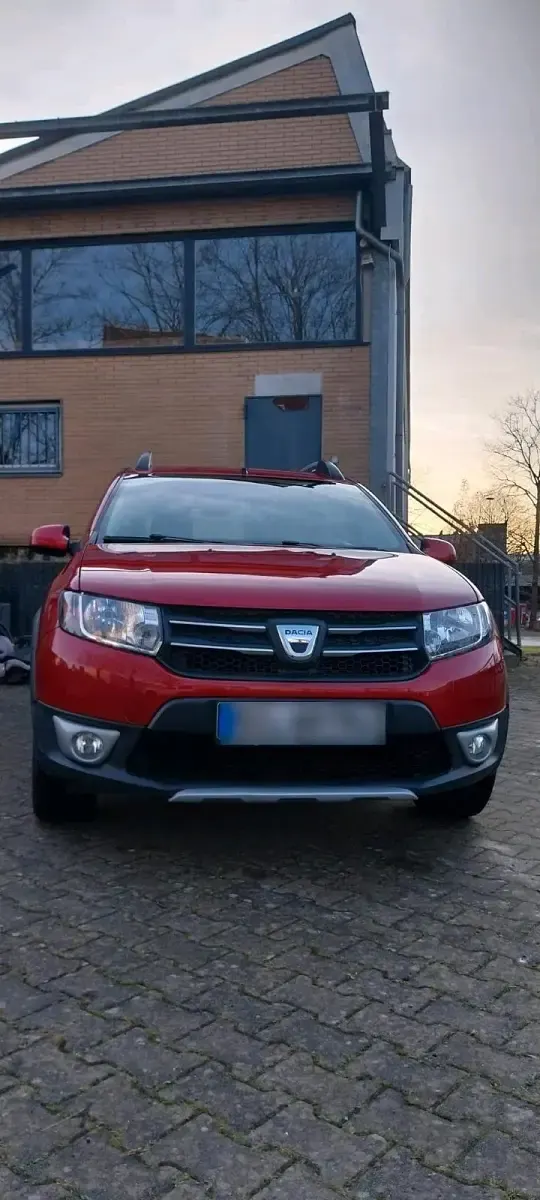 Gebraucht Dacia Sandero 90 PS (66 kW) 2015 Rot SUV