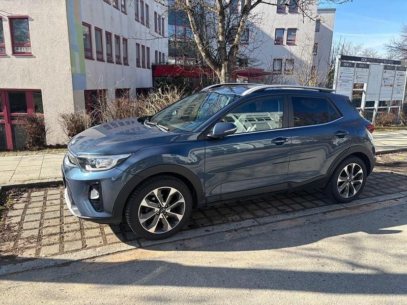 Gebraucht Kia Stonic Spirit 120 PS (88 kW) 2018 Blau SUV