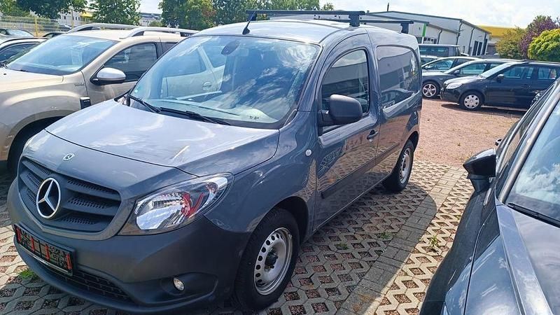 Grau Gebraucht 2021 Mercedes Citan 111 Van / Kleinbus | 12.990 € (Superpreis) - Bild 1/4
