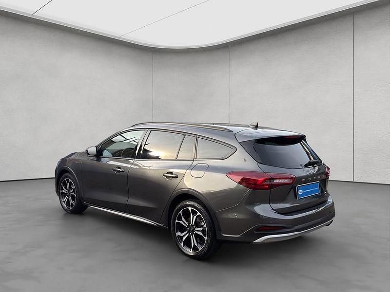 Gebraucht Ford Focus Active X 155 PS (114 kW) 2022 Grau Kombi
