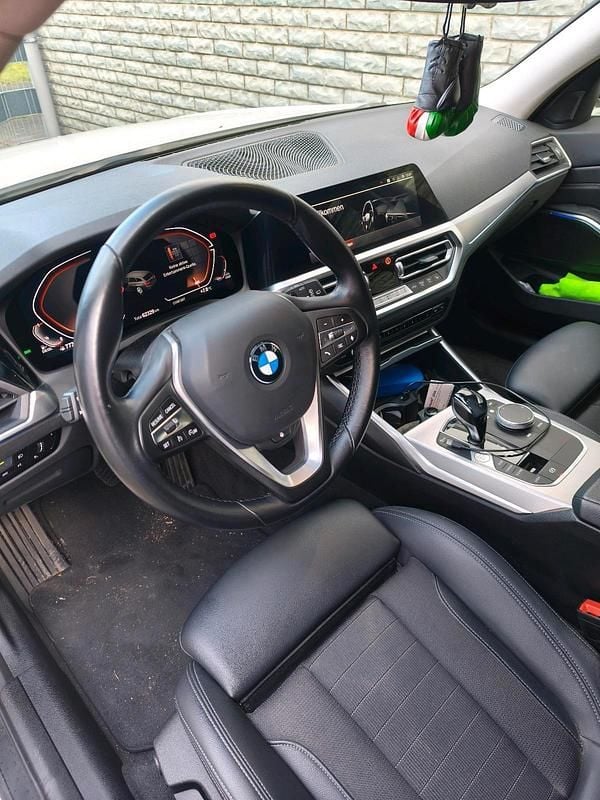 Gebraucht BMW 320 204 PS (150 kW) 2022 Weiß Kombi