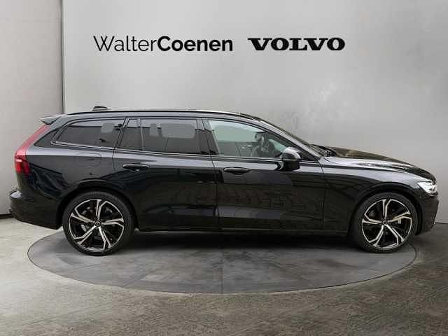 Gebraucht Volvo V60 145 PS (106 kW) 2025 Kombi