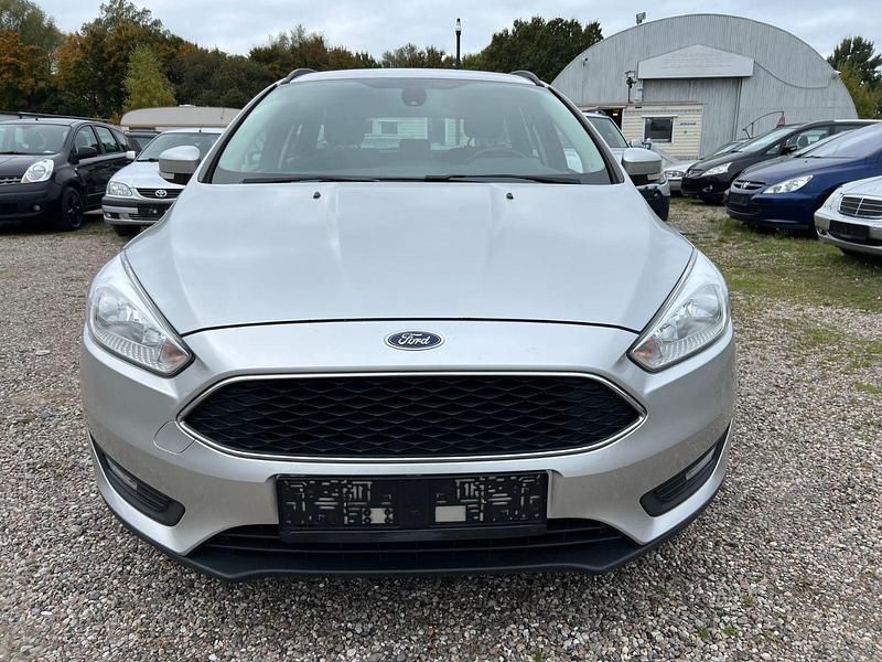 Gebraucht Ford Focus Business Edition 120 PS (88 kW) 2015 Silber Kombi