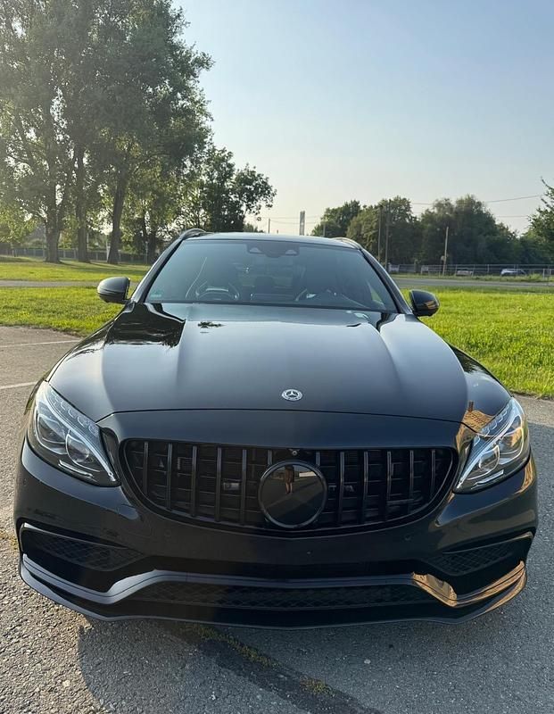 Schwarz Gebraucht 2019 Mercedes C63S AMG AMG Kombi | 49.500 € (Superpreis) - Bild 1/4