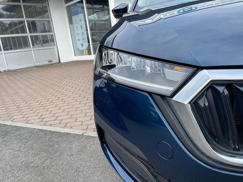 Gebraucht Skoda Octavia Active 116 PS (85 kW) 2023 Lavablau metallic (metallic) Kombi