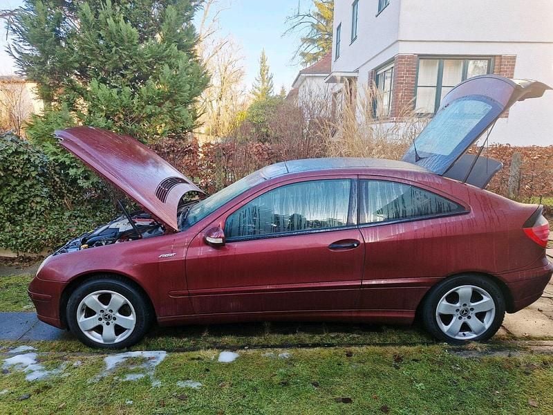 Rot Gebraucht 2001 Mercedes C230 Coupé | 750 € (Superpreis) - Bild 1/4