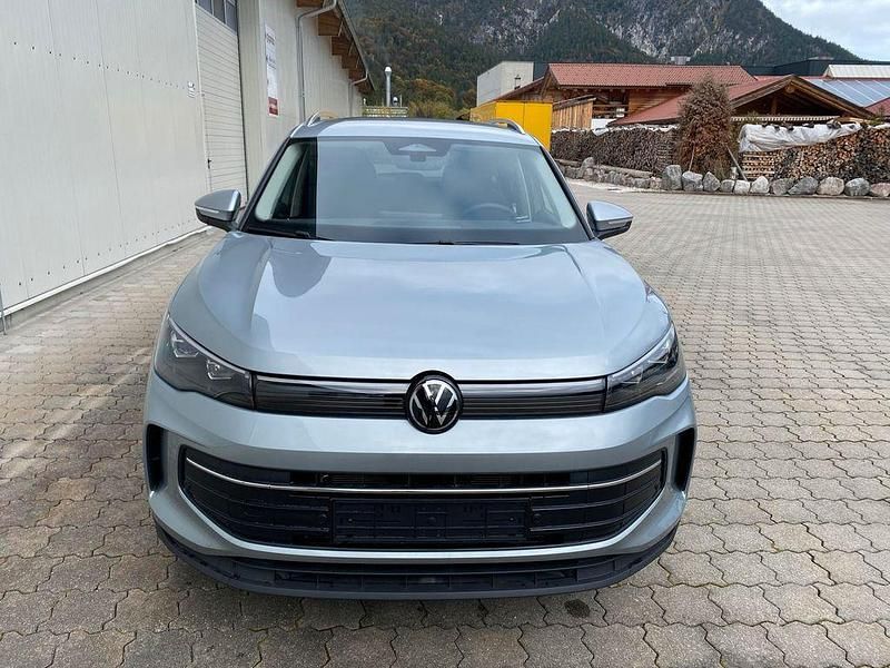 Gebraucht VW Tiguan S 150 PS (110 kW) 2025 Silber SUV
