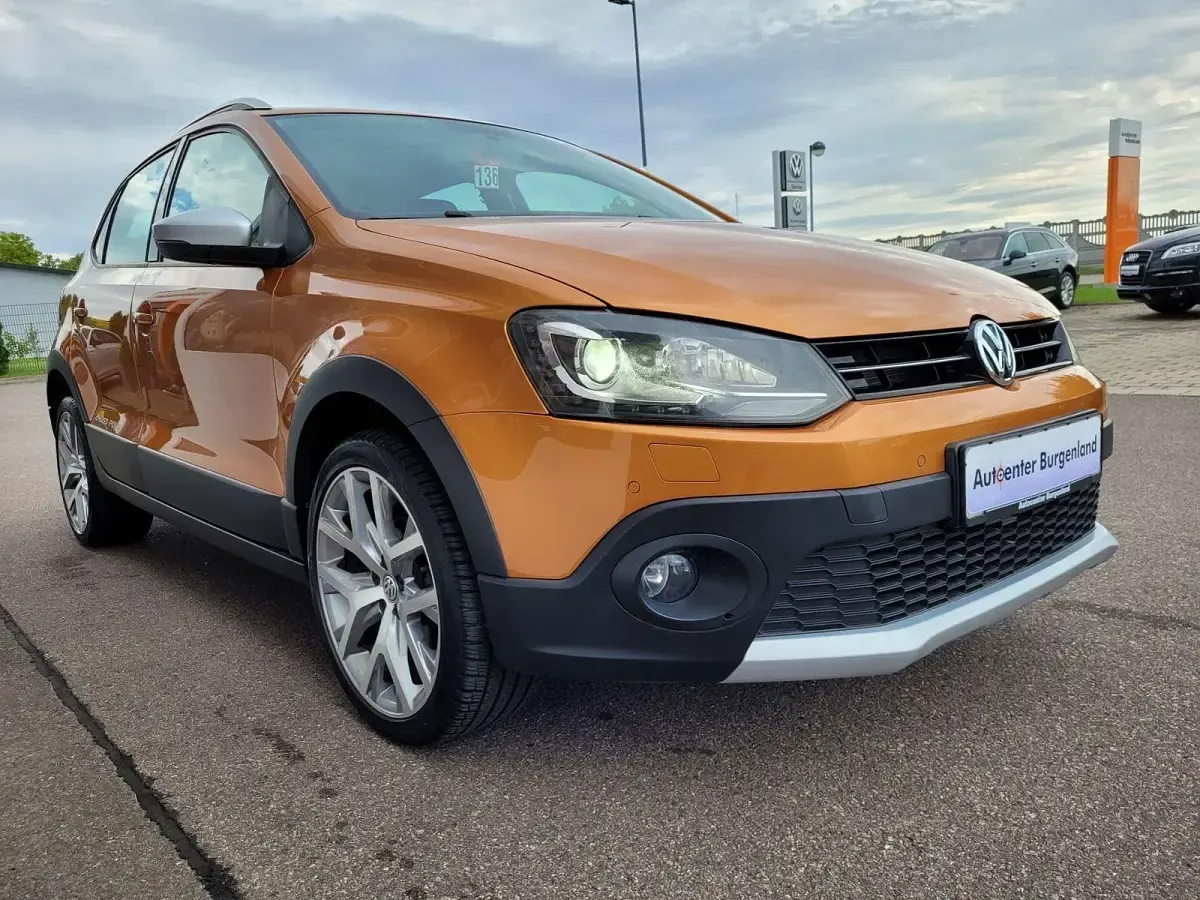 Używany VW Polo Cross 90 KM (66 kW) 2015 Pomarańczowy Hatchback
