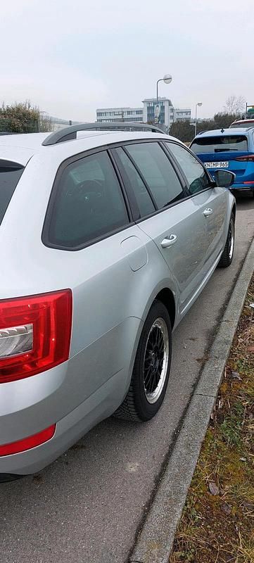 Gebraucht Skoda Octavia 150 PS (110 kW) 2014 Grau Kleinwagen