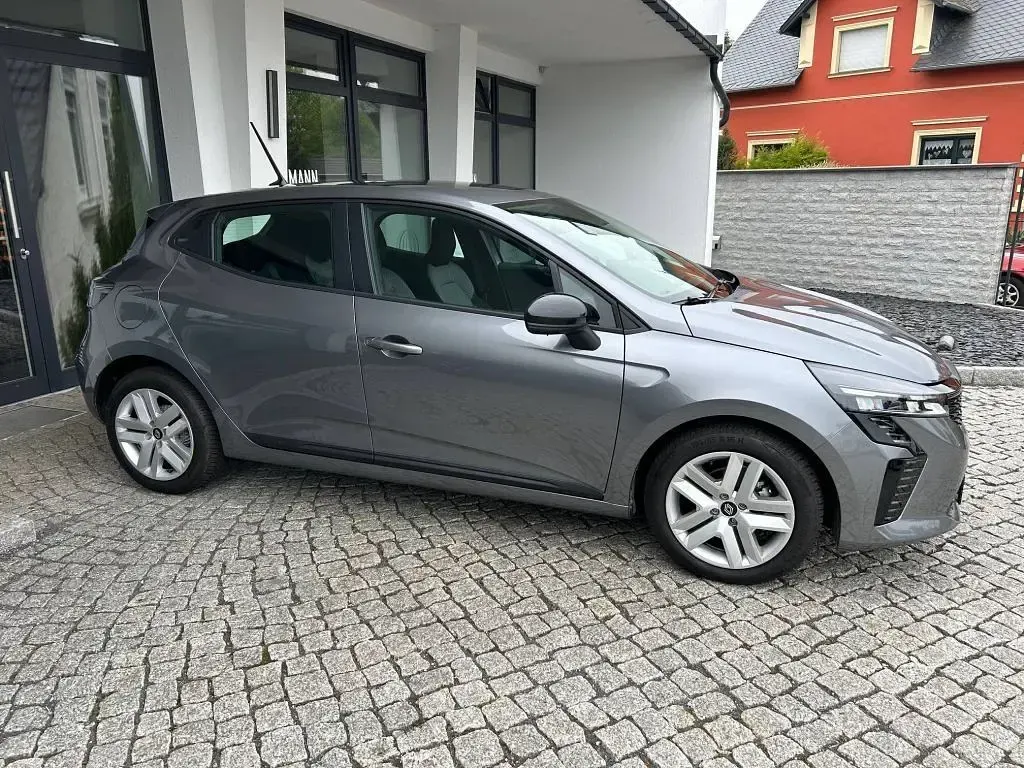 Gebraucht Renault Clio Evolution 91 PS (66 kW) 2024 Grau Kleinwagen
