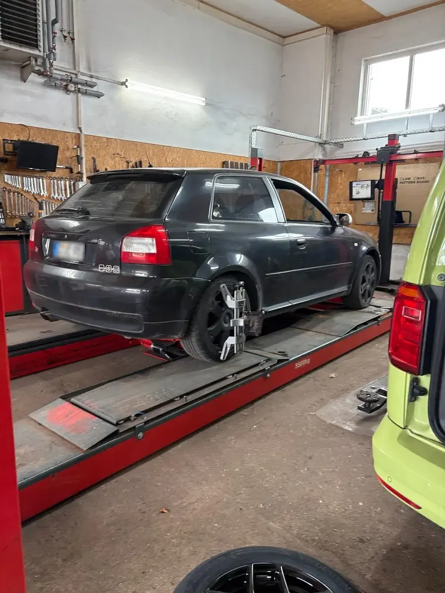 Gebraucht Audi S3 Basis 224 PS (164 kW) 2002 Schwarz Kleinwagen