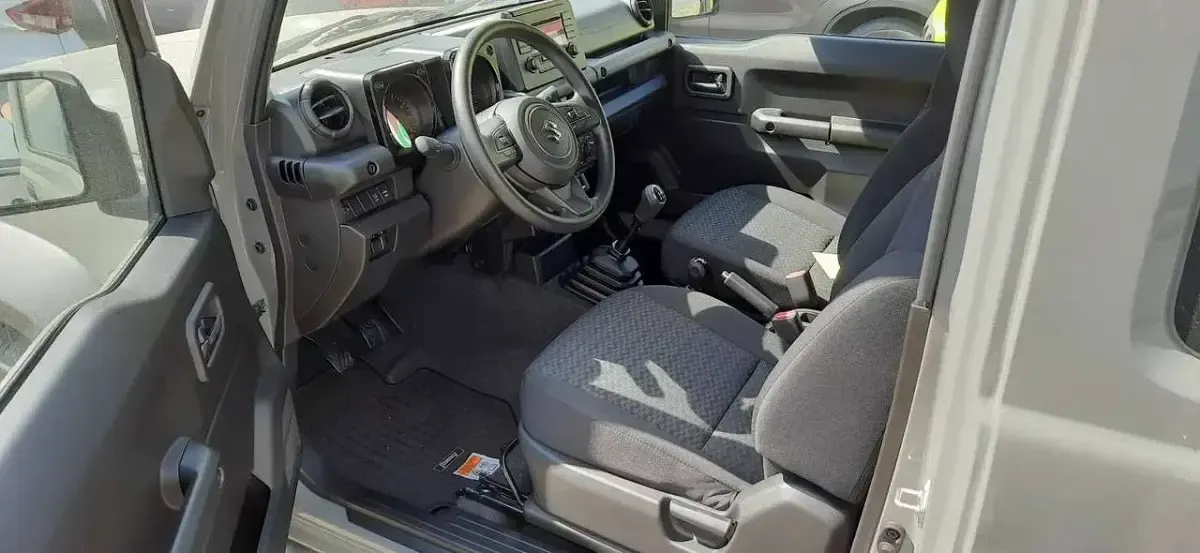 Gebraucht Suzuki Jimny Comfort 102 PS (75 kW) 2023 Grau SUV