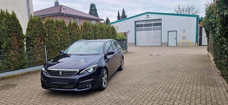 Gebraucht Peugeot 308 SW Allure 131 PS (96 kW) 2020 Blau Kombi