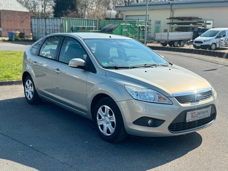 Gebraucht Ford Focus 101 PS (74 kW) 2010 Grau Limousine