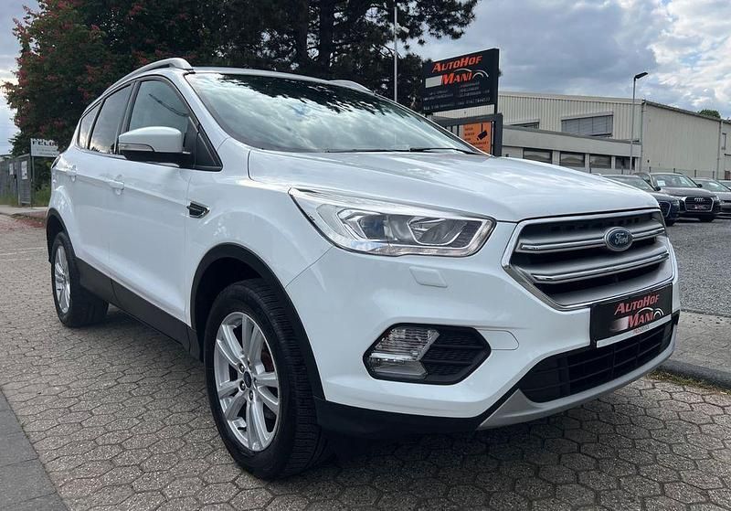 Gebraucht Ford Kuga Cool & Connect 150 PS (110 kW) 2017 Weiß SUV