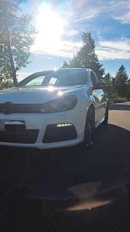 Weiß Gebraucht 2012 VW Golf VII R Limousine | 12.300 € (Fairer Preis) - Bild 1/4