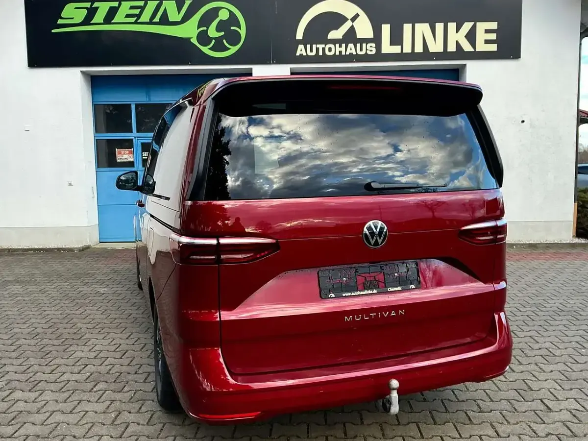 Gebraucht VW T7 Life 150 PS (110 kW) 2024 Fortana red Van