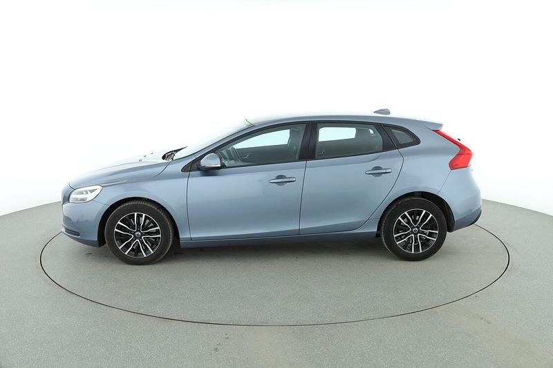 Gebraucht Volvo V40 Momentum 122 PS (89 kW) 2017 Blau Kombi