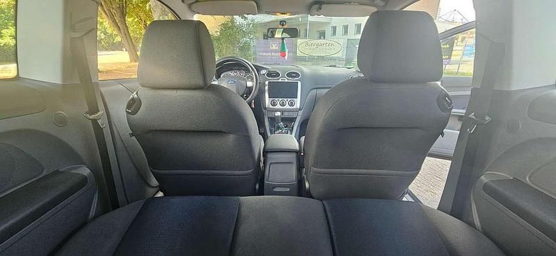 Schwarz Gebraucht 2005 Ford Focus Titanium Limousine | 3.000 € (Guter Preis) - Bild 1/4