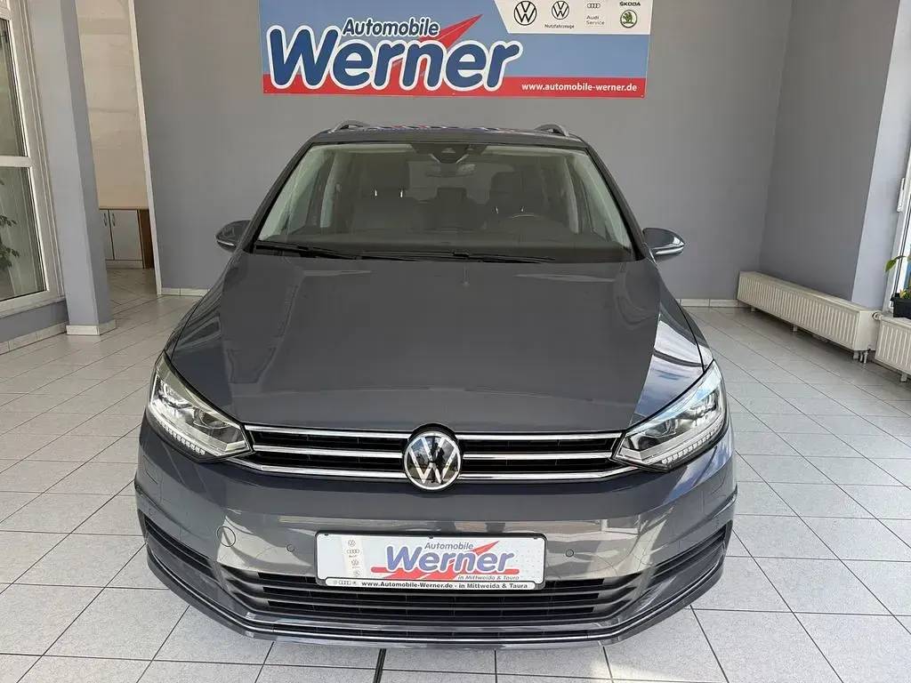 Gebraucht VW Touran Active 150 PS (110 kW) 2022 Grau Van / Kleinbus
