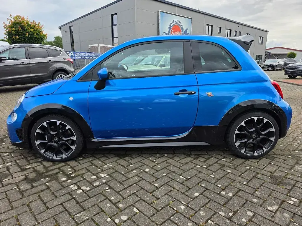 Gebraucht Abarth 695 179 PS (131 kW) 2022 Blau Kleinwagen