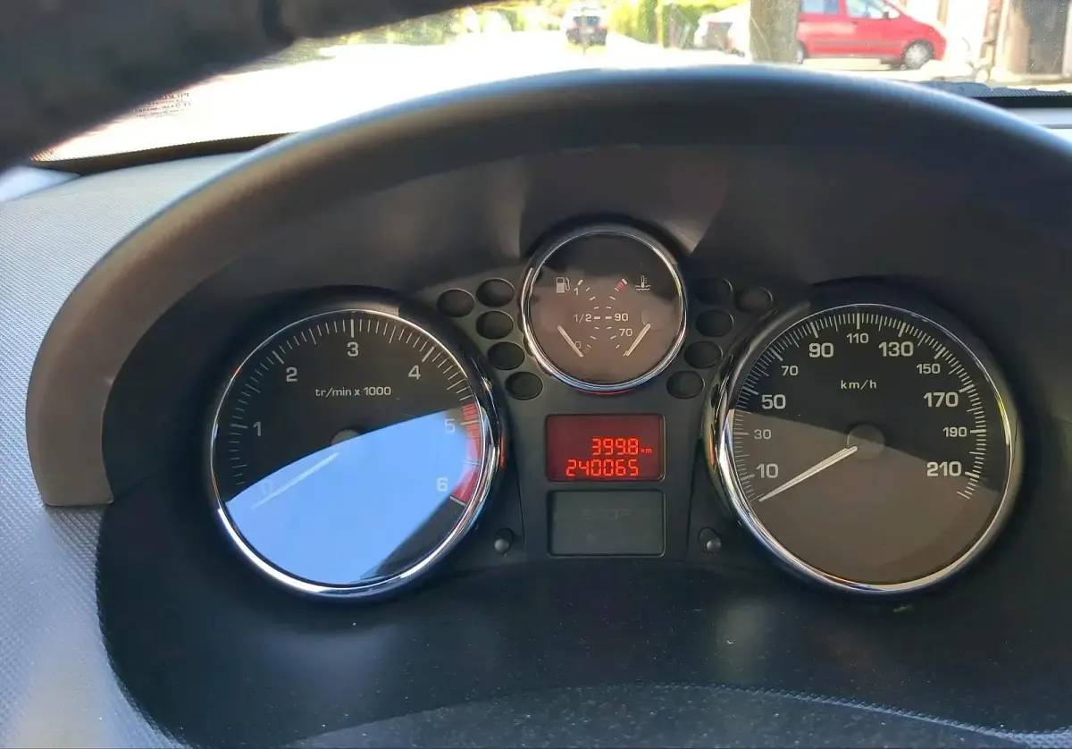 Gebraucht Peugeot 206+ 68 PS (50 kW) 2010 Schwarz Kleinwagen