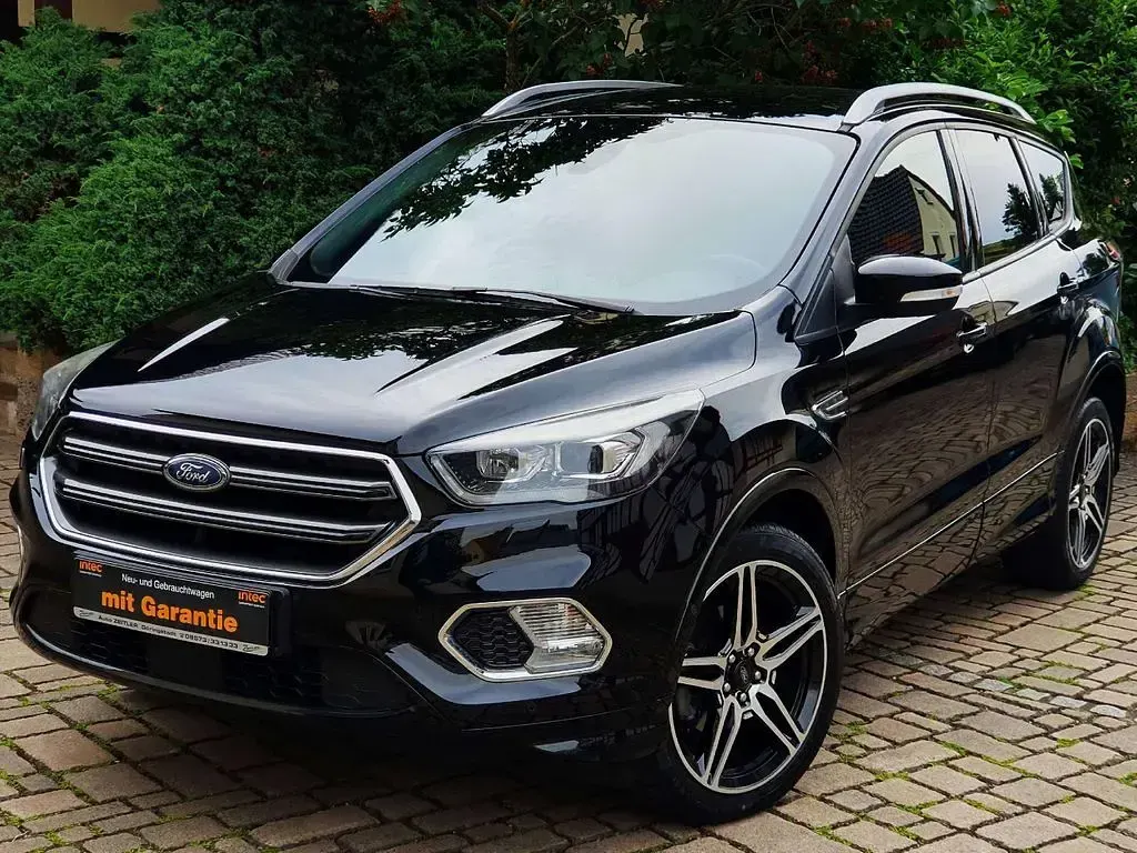 Gebraucht Ford Kuga ST-Line 150 PS (110 kW) 2020 Iridiumschwarz metallic SUV