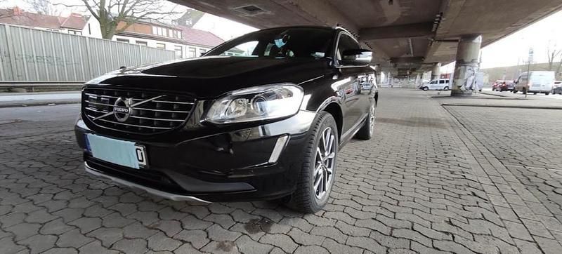 Schwarz Gebraucht 2015 Volvo XC60 Summum SUV | 19.000 € (Fairer Preis) - Bild 1/4