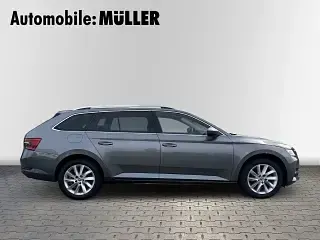 Gebraucht Skoda Superb Style 200 PS (147 kW) 2023 Graphitegrau metallic Kombi