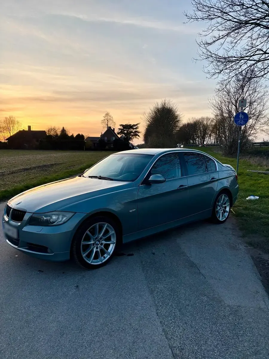 Używany BMW 325 Performance 218 KM (160 kW) 2005 Niebieski Sedan/Limuzyna
