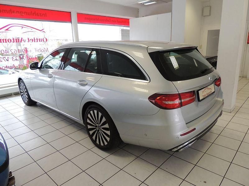 Second-hand Mercedes E200 150 CP (110 kW) 2017 Argintiu Break