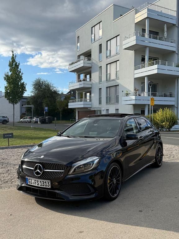Schwarz Gebraucht 2015 Mercedes A200 AMG line Limousine | 14.900 € (Fairer Preis) - Bild 1/4