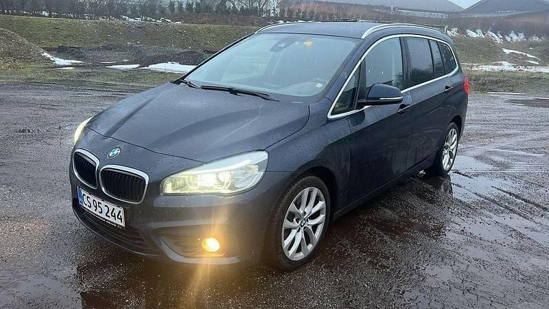 Blau Gebraucht 2017 BMW 220 Gran Tourer Van / Kleinbus | 10.499 € (Guter Preis) - Bild 1/4