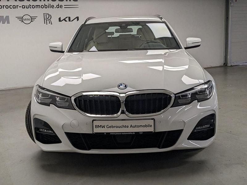 Gebraucht BMW 330e M Sport 292 PS (214 kW) 2022 Weiß Kombi