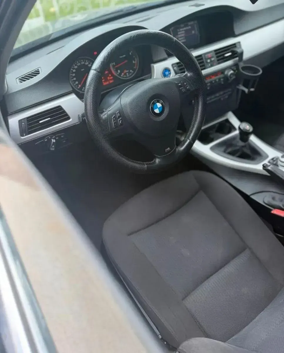 Gebraucht BMW 330 M Sport 245 PS (180 kW) 2012 Schwarz Kombi