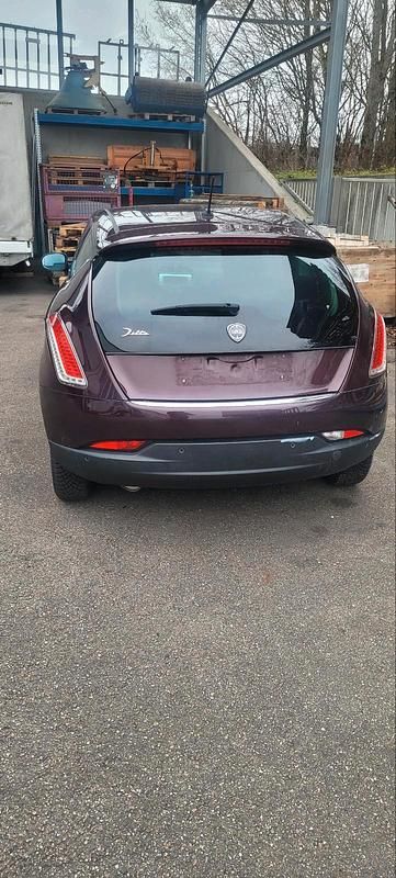 Gebraucht Lancia Delta 120 PS (88 kW) 2009 Rot Kleinwagen