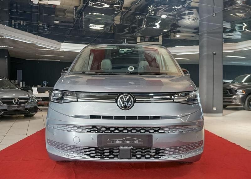 Gebraucht VW Multivan 136 PS (100 kW) 2023 Grau Van