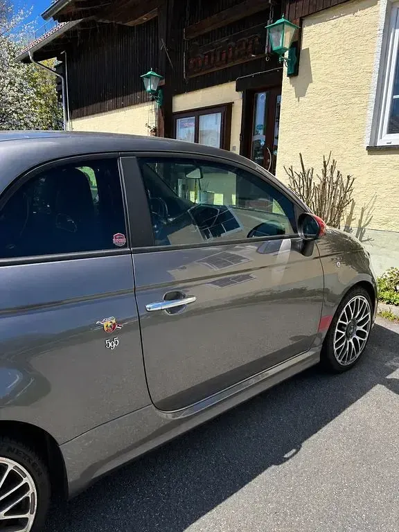 Usado Abarth 500 145 HP (106 kW) 2018 Cinzento Sedan