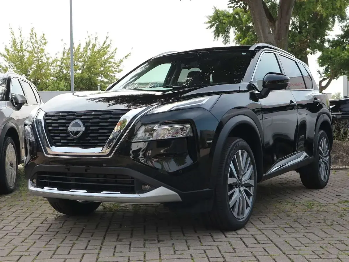 Neu Nissan X-Trail Tekna 204 PS (150 kW) 2026 Weiß SUV