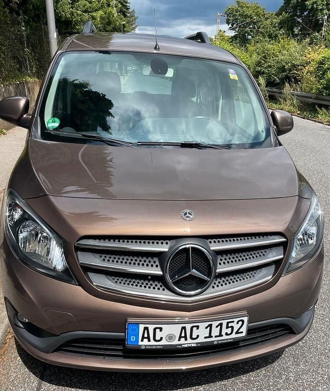 Braun Gebraucht 2019 Mercedes Citan 111 Kombi | 16.650 € (Etwas zu teuer) - Bild 1/4