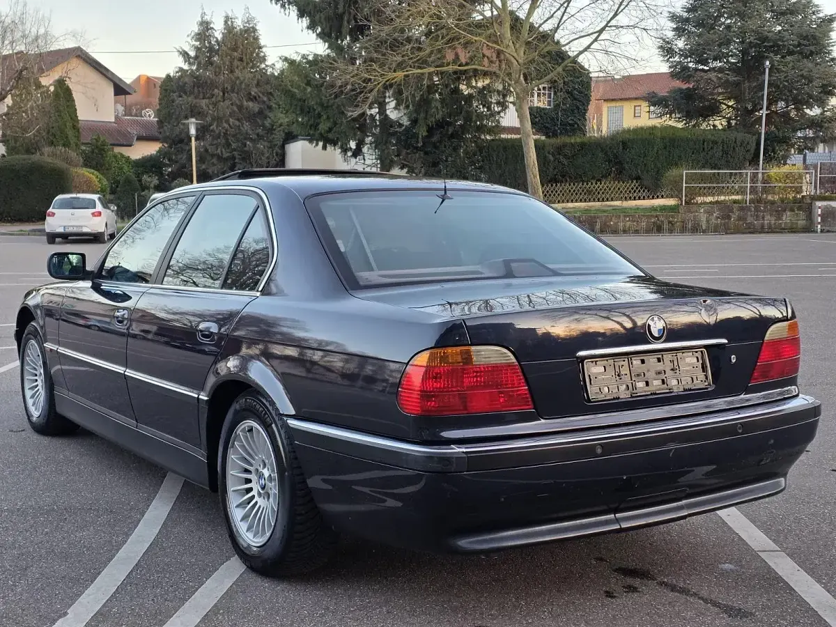 Gebraucht BMW 728 193 PS (141 kW) 1998 Blau Limousine